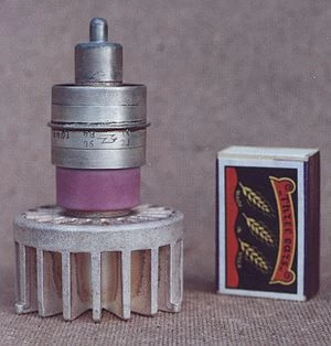 Heat sink transmission valve