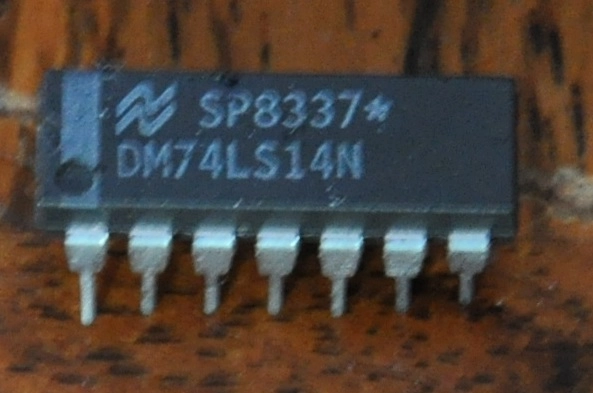 74LS14