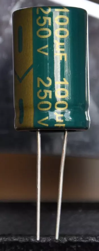CHA100UF250V