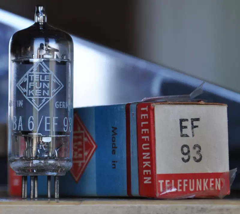 EF 93