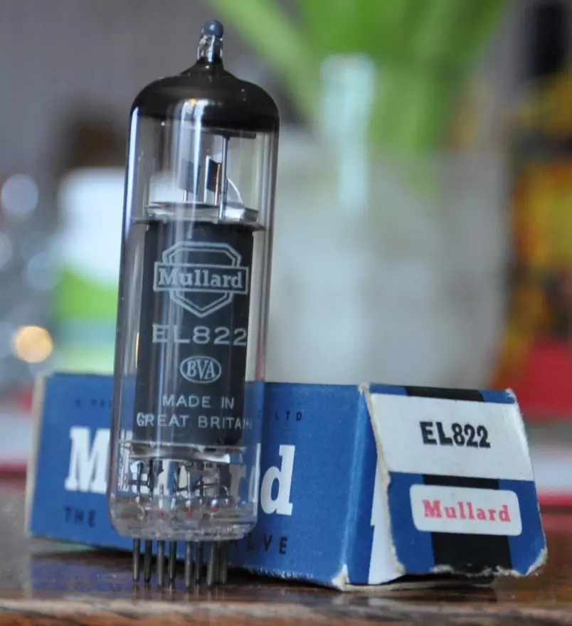EL 822