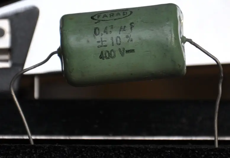Laying 0.47uF 10% 400V FA047U10P400V 0,47uF ±10% 400V